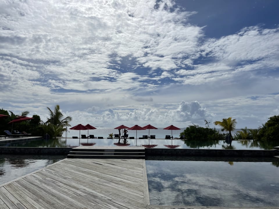 Pool NH Collection Maldives Havodda Resort