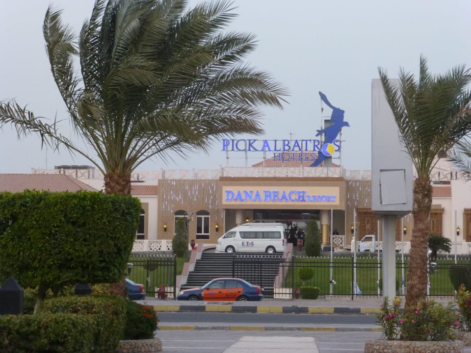 Haupteingang Pickalbatros Dana Beach Resort - Hurghada