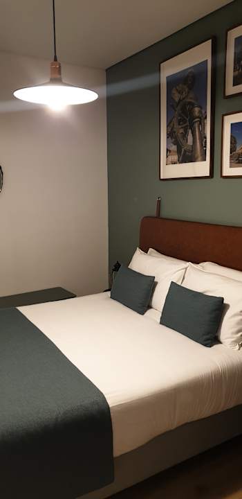 Zimmer Bloom House by Sweet Porto