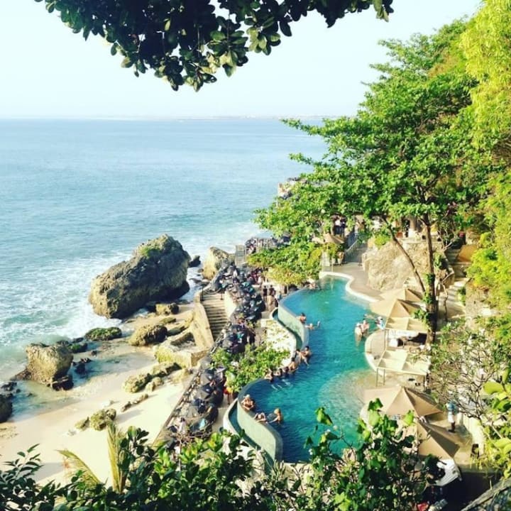 Ocean Beach Pool AYANA Resort Bali