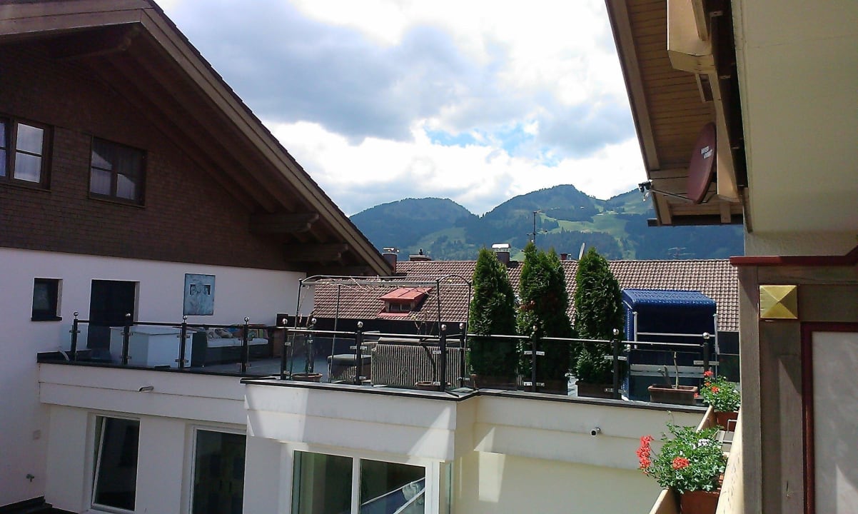 Blick vom DZ Nebelhorn zur Dachterrasse Hotel Rosenstock