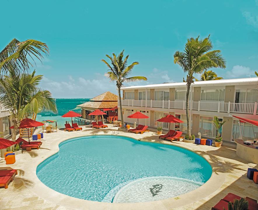 Pool Decameron Los Delfines