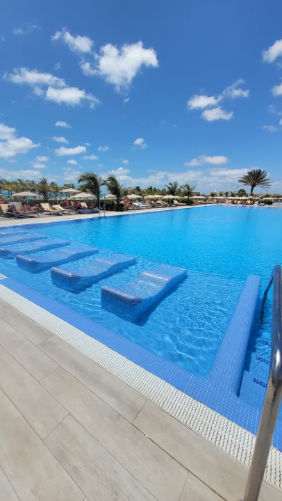 Pool Hotel Riu Karamboa