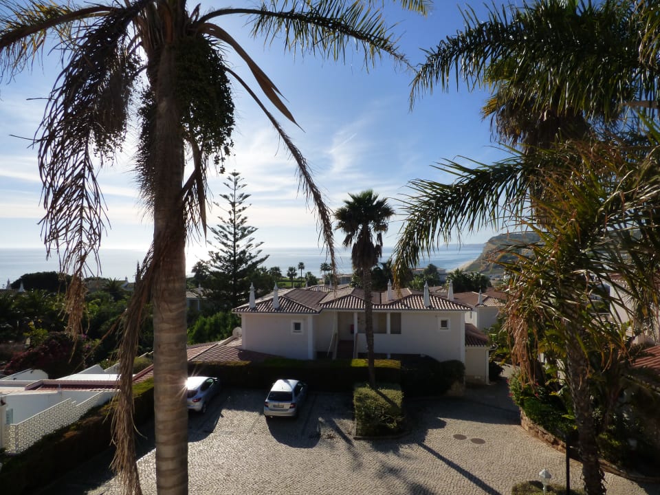 Balkon 1, Parkplatz vor der Tür Hotel Clube Porto Mos