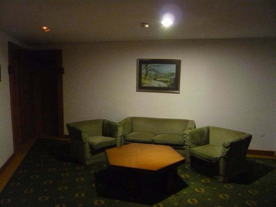 Flur mit Sitzgruppe Hotel Exagon Park