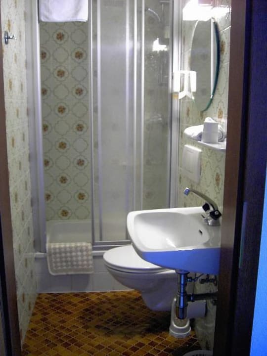 Bad-WC Dahoam by Sarina - Hotel & Suites