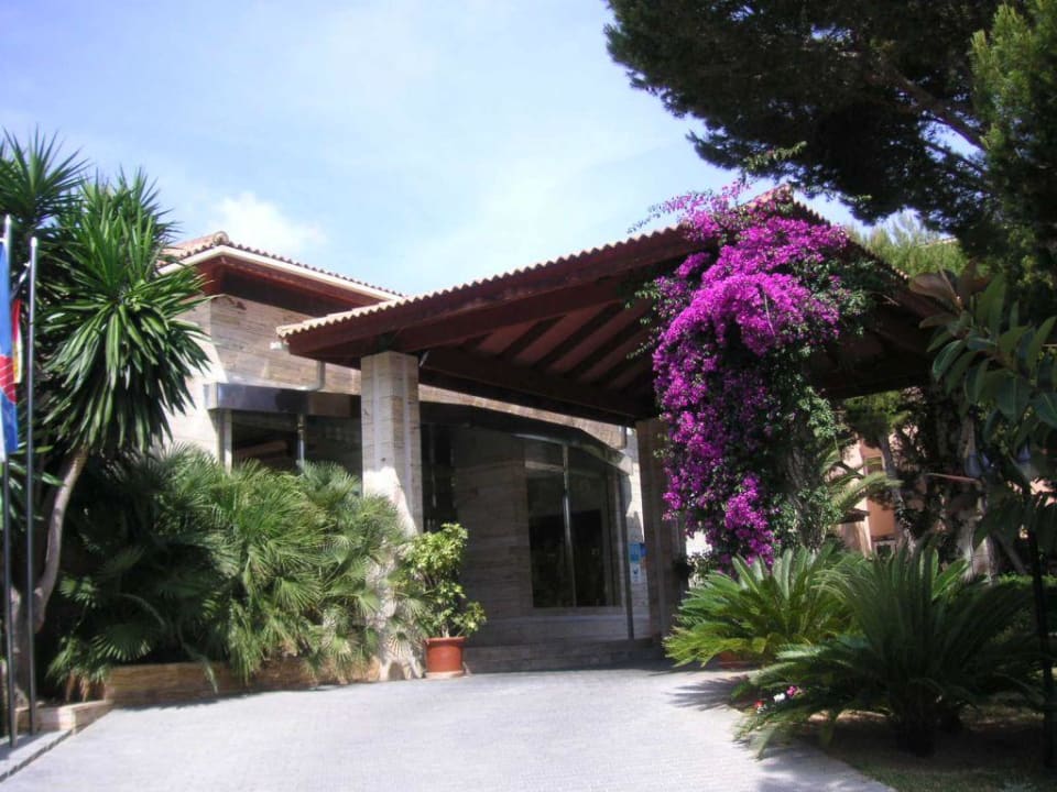 Eingang: Hotel Green Garden Green Garden Aparthotel