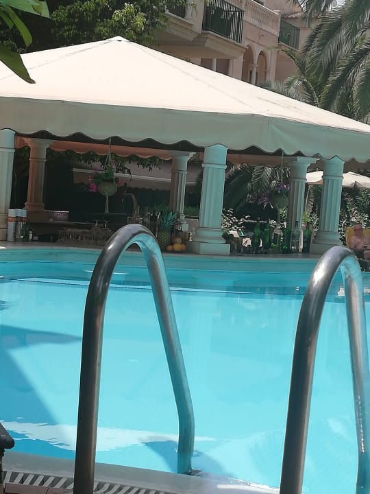 Pool Lago Garden