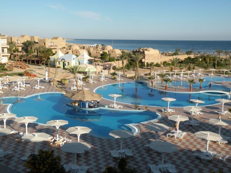 Pool Pensée Royal Garden Beach Resort