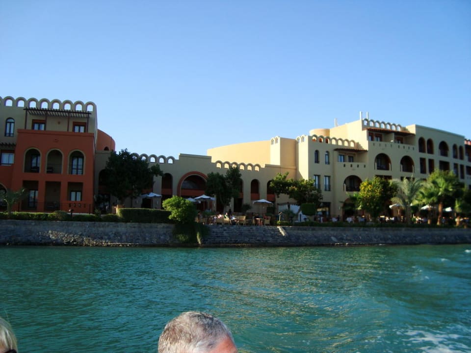 Blick auf das Hotel von der Lagune aus Hotel Three Corners Ocean View prestige - Adults only