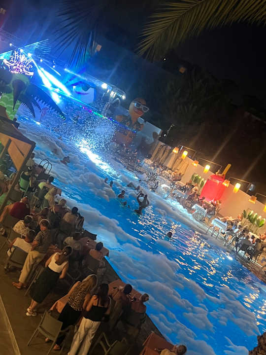 Pool Side Story Resort & Spa