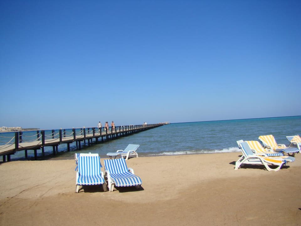 Am Strand / Steg zum Riff Stella Beach Resort & Spa Makadi Bay