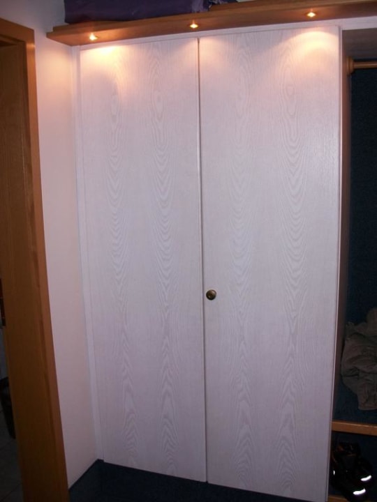 Flusschrank Zimmer Hotel Bergland-Hof