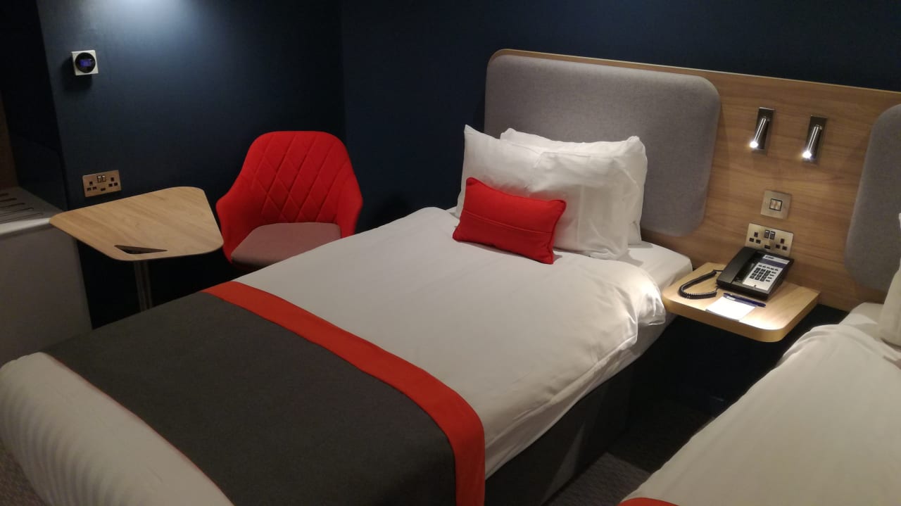 Zimmer Holiday Inn Express London Heathrow T4