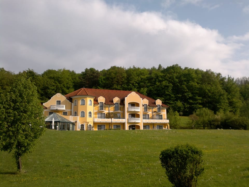 Hotelansicht von vorne Romantikschlössl Loipersdorf Adults Only