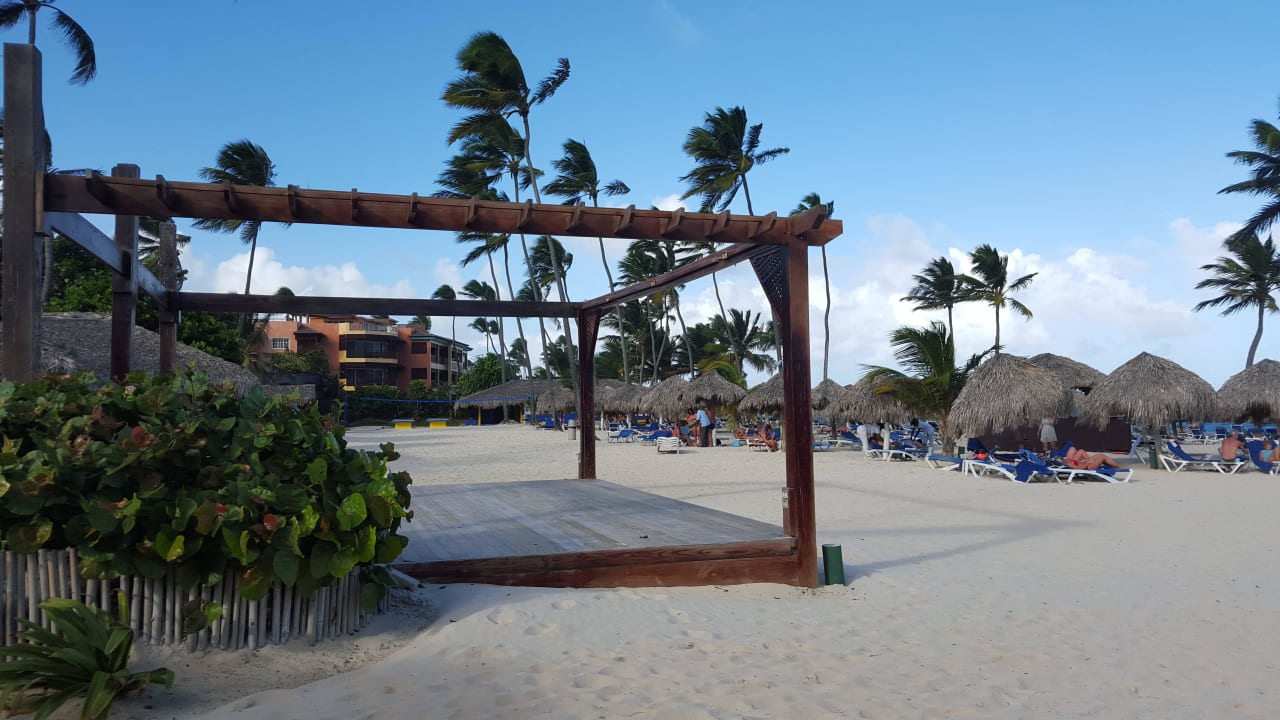 Beach Party Bühne Punta Cana Princess All Suites Resort & Spa