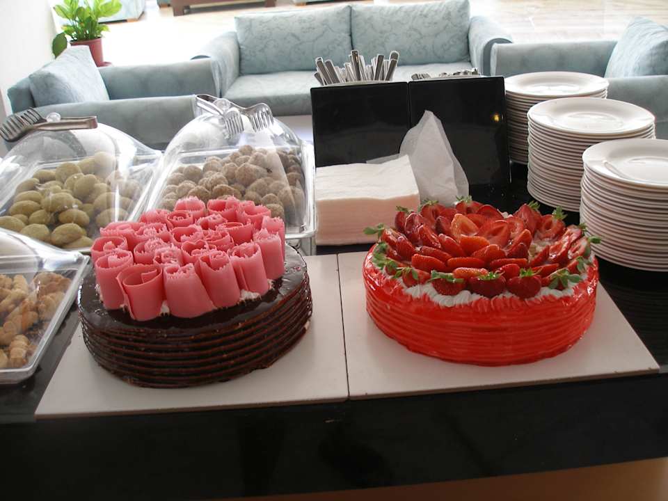 Kuchenbüffet im Hinterhaus Asteria Collection Side