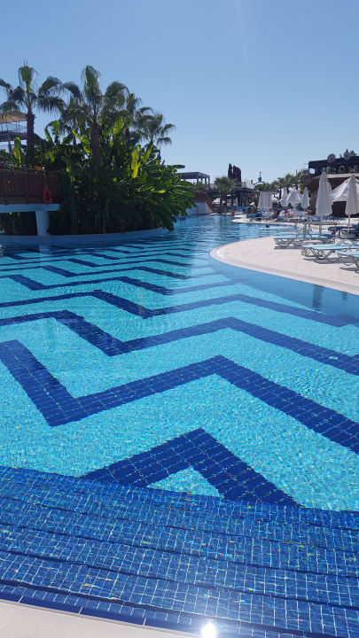 Pool Saturn Palace Resort Hotel