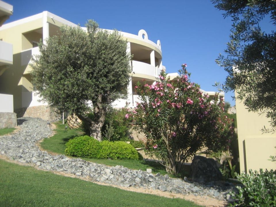 Ein Gebäude in der Anlage Hotel Kalithea Mare Palace