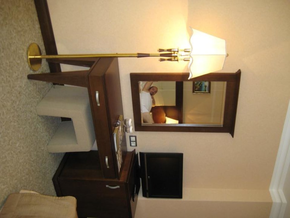 Deluxe Room Latanya Park Resort