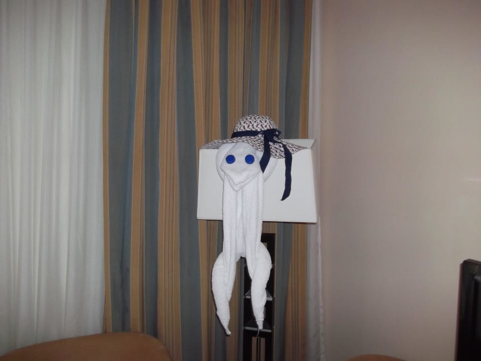 Подарок от уборщика Stella Beach Resort & Spa Makadi Bay