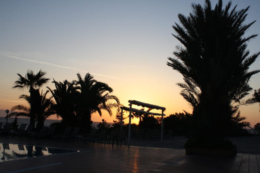 Wunderschöner Abend Hotel Pine Bay Holiday Resort