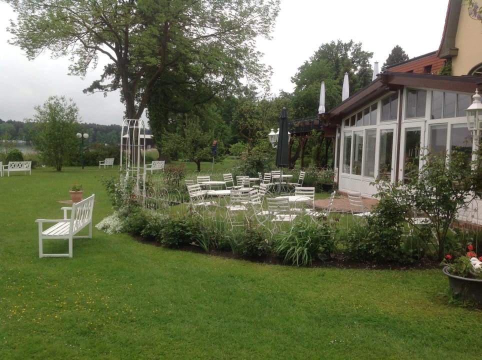 Rechts der Wintergarten Landhaus Alte Eichen