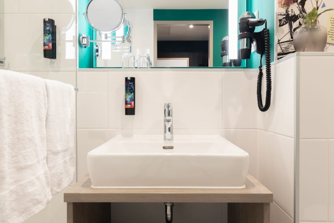 Zimmer Holiday Inn - the niu, Flower Konstanz