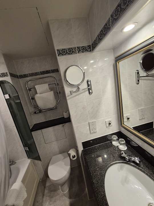 Zimmer The Tower - A Guoman Hotel