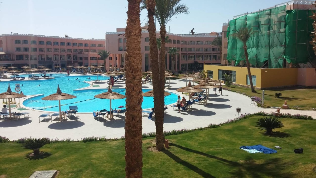 Baustelle am pool Beach Albatros Resort