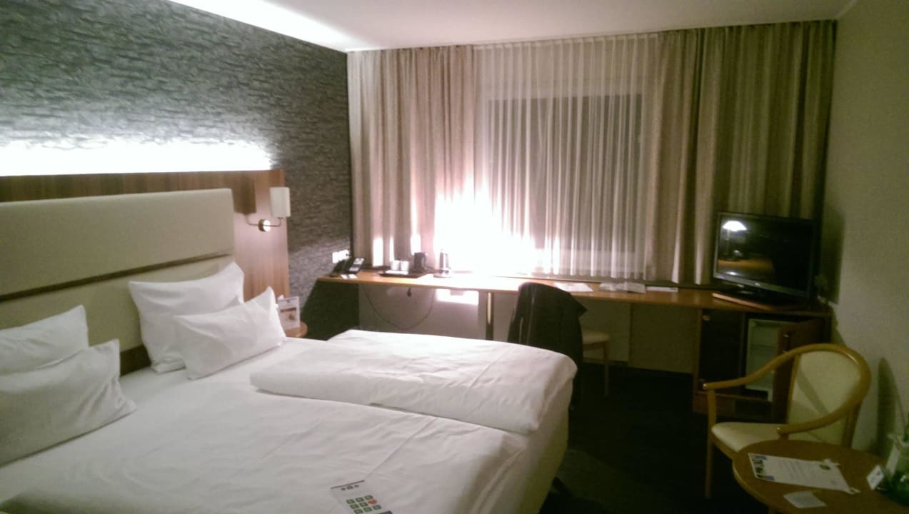 Blick ins Zimmer Best Western Plaza Hotel Zwickau