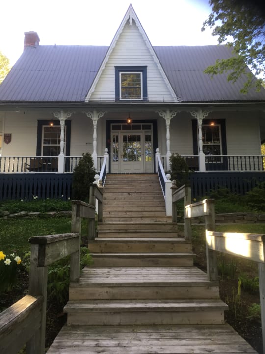 Außenansicht Hostel sous les Arbres