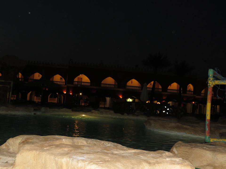 Фотка ночью Pickalbatros Alf Leila Wa Leila Resort - Neverland Hurghada