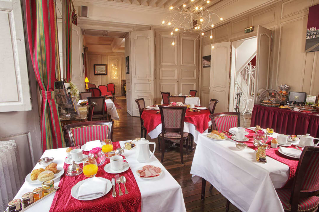 Petit déjeuner Hotel D'haussonville