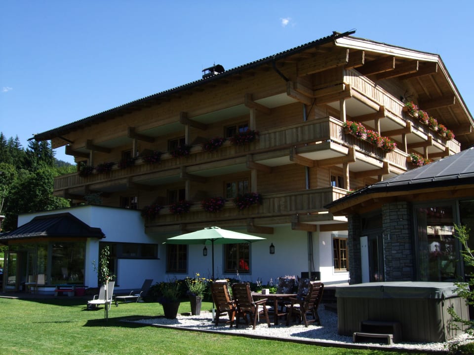 Von Liegewiese Hotel Almhof