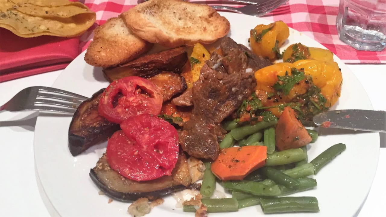 Abendessen Malikia Resort Abu Dabbab