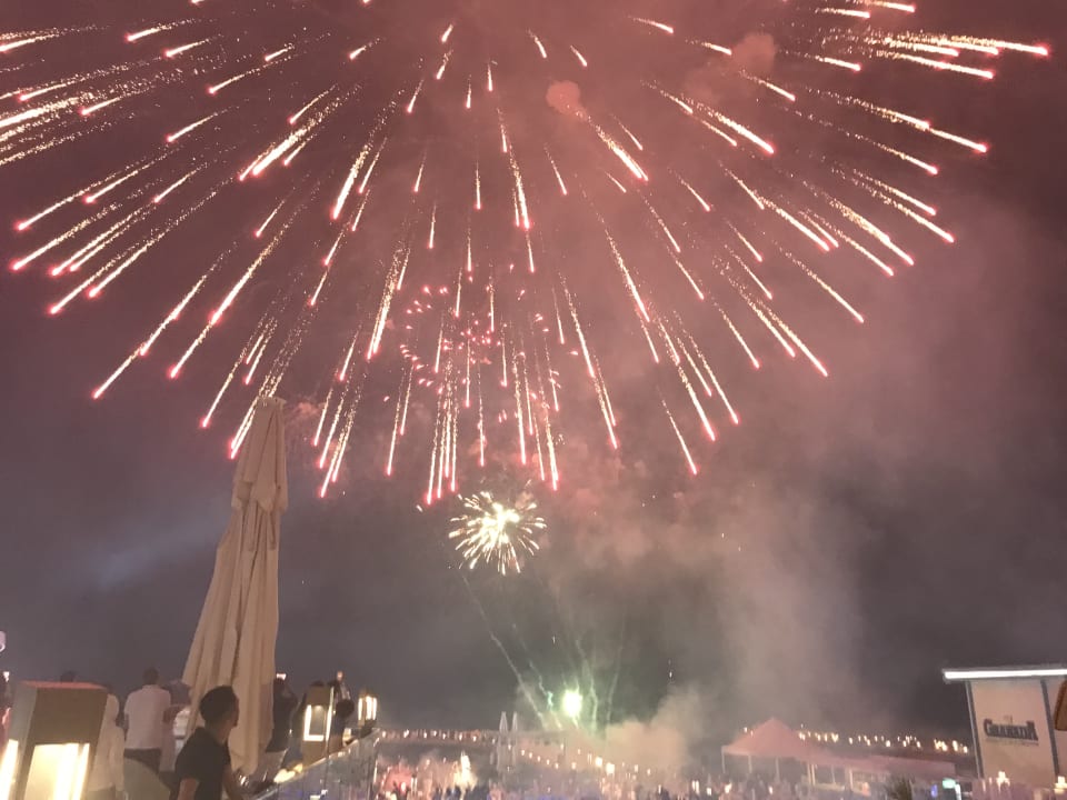 Sonstiges Azura Deluxe Resort & Spa Hotel