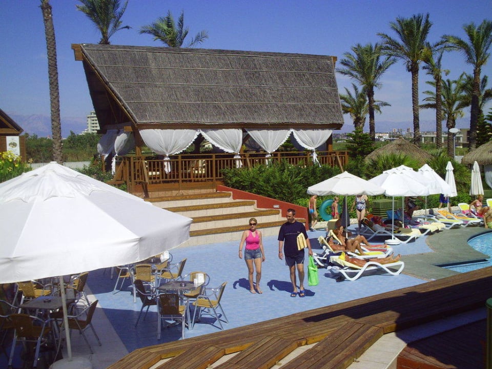 Blick auf die Poolbar Hotel Delphin Diva