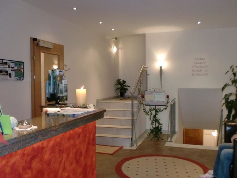 Freundlicher Eingangsbereich  Frühstückshotel Birkenhof