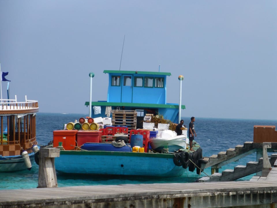 Versorgungsschiff NH Collection Maldives Reethi Resort