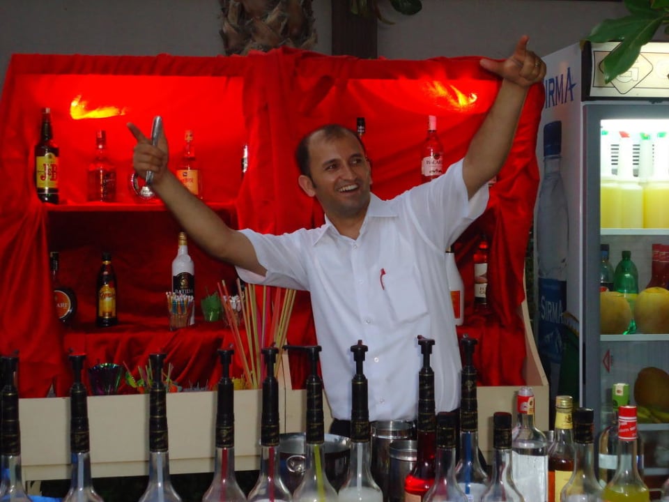 Hassan sorgt immer für gute Stimmung Hane Family Resort