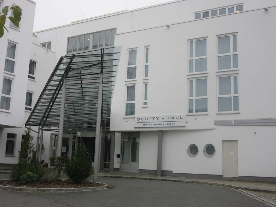 Außenansicht SCOTTY + PAUL Hotel Deggendorf