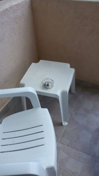 Nicht einmal der Aschenbecher entleert Odessos Park Hotel