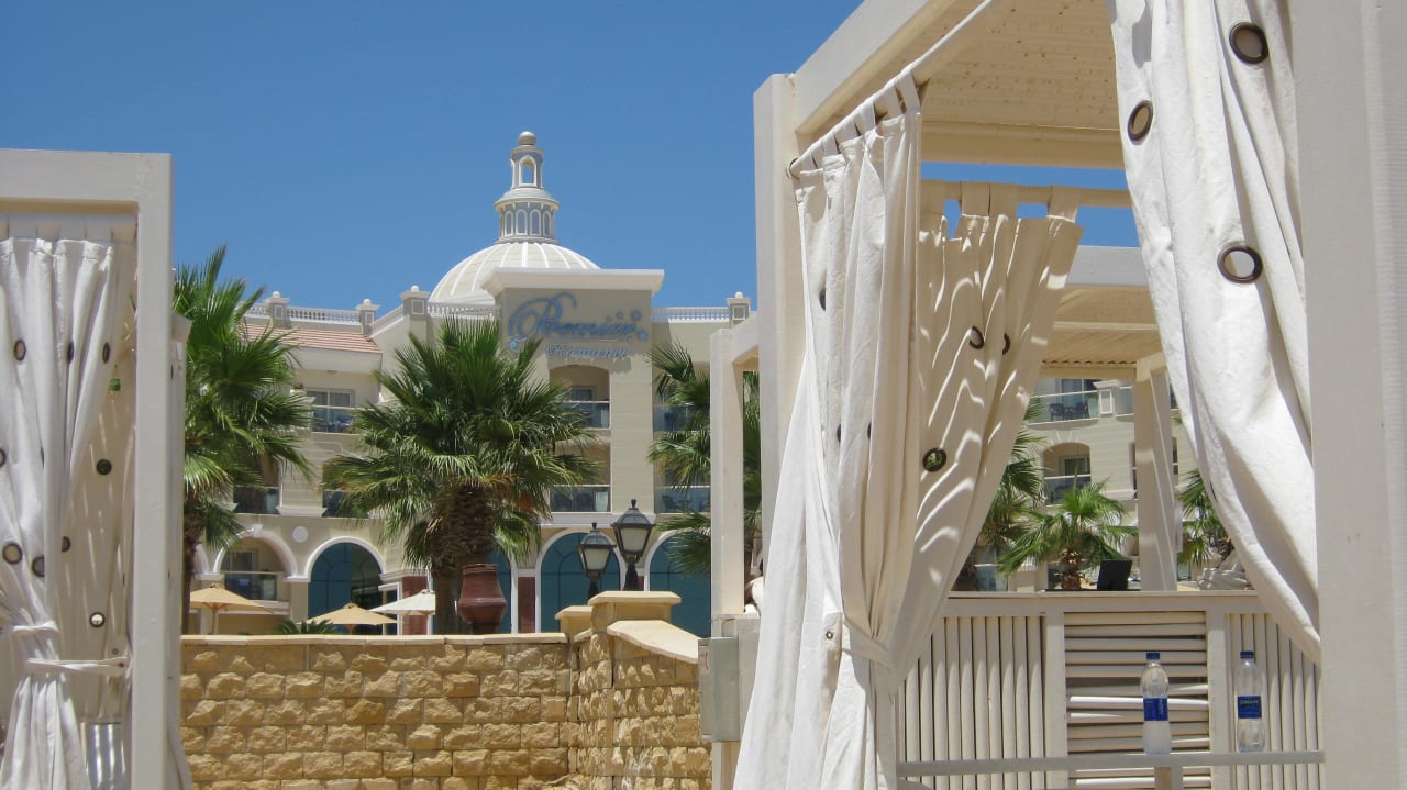 Blick vom Strand zum Hotel Kaisol Romance Resort