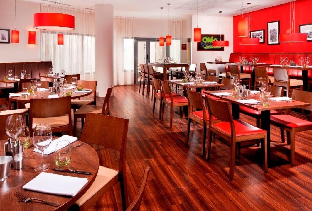 Oleo Pazzo Bistro Courtyard by Marriott Paris Arcueil