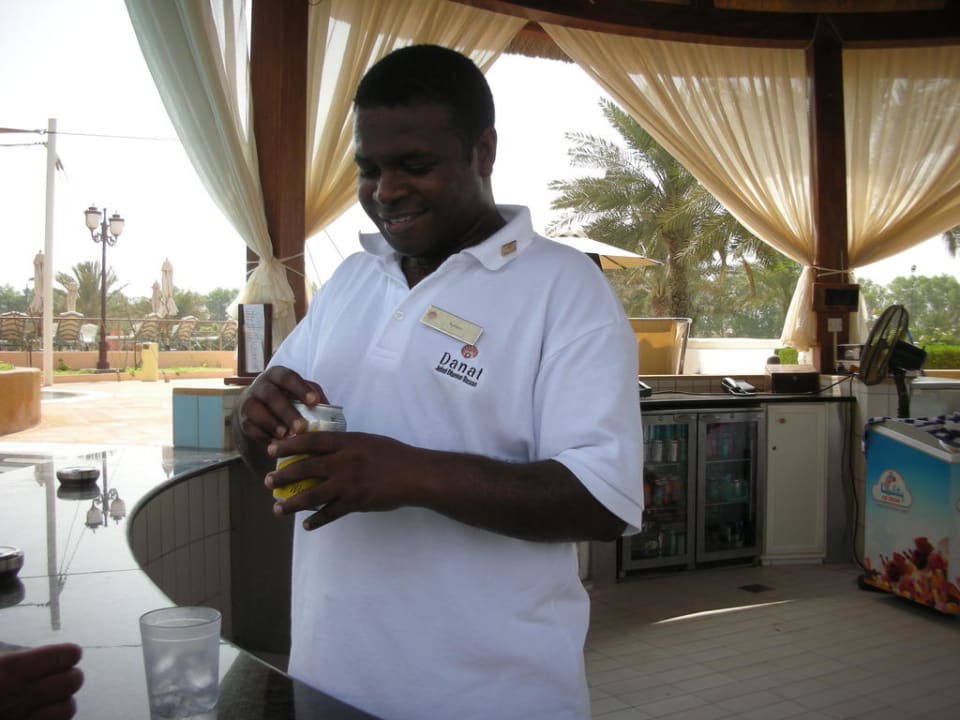 Aymen macht nur gute Getränke Hotel Danat Jebel Dhanna Resort
