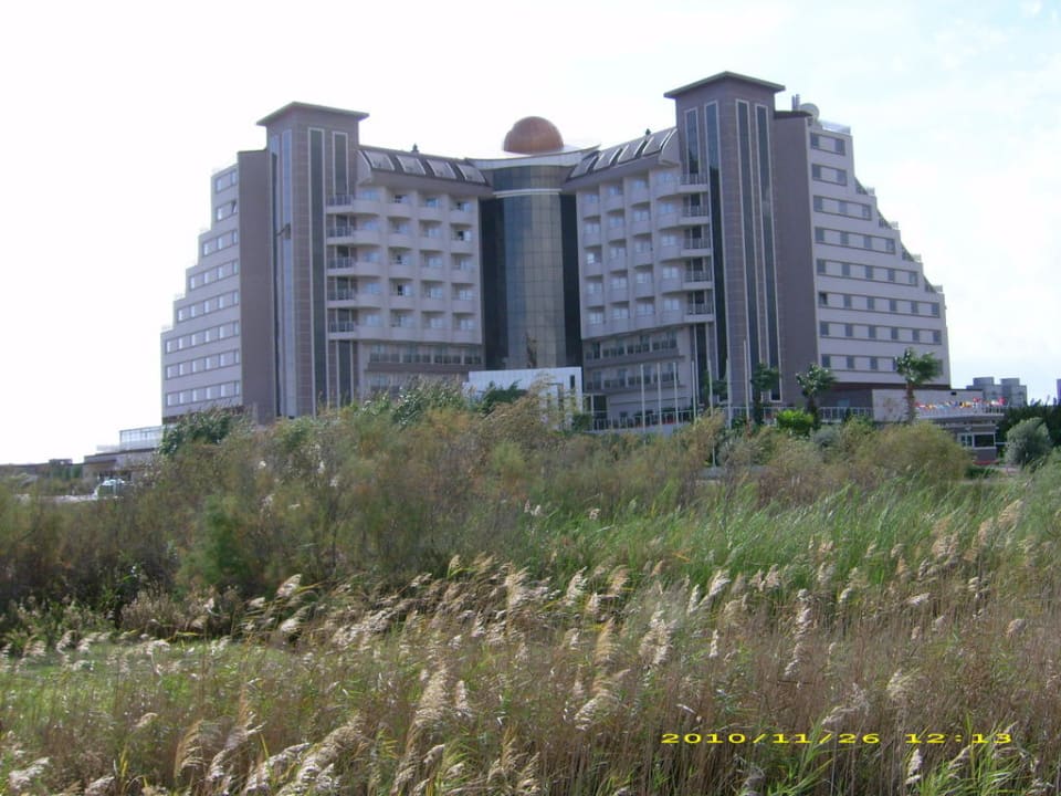 Unser Hotel schön gelegen Saturn Palace Resort Hotel