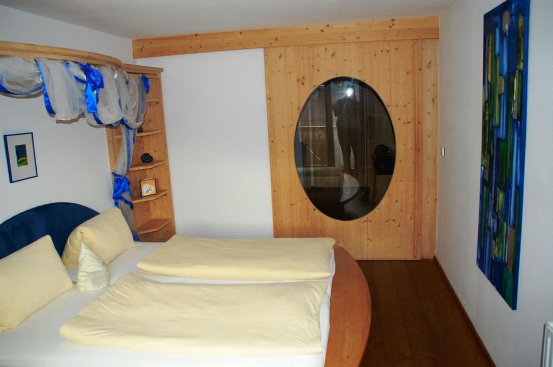 Zimmer mit Trenntür zum Badbereich Hotel und Gasthaus Beim Dresch