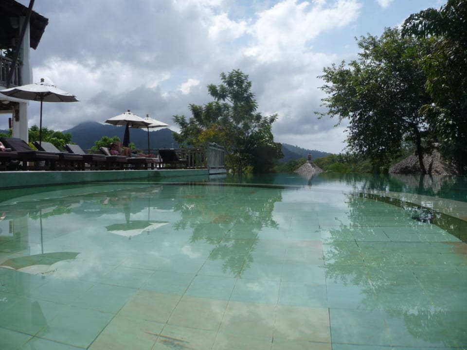 Hilltop-Pool Aana Resort