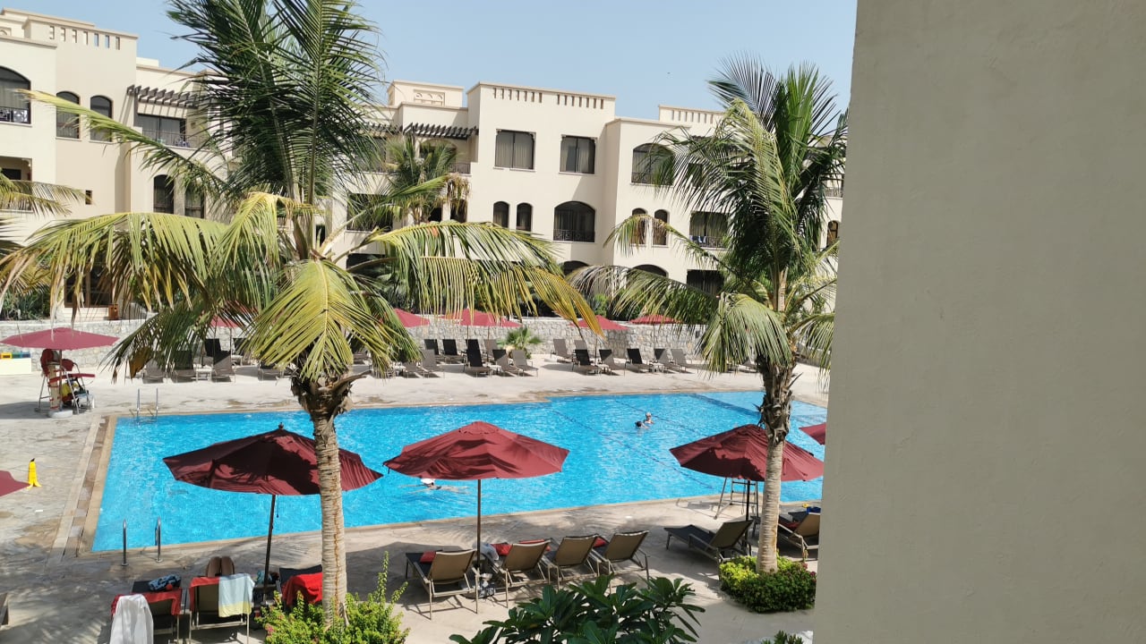 Pool The Cove Rotana Resort